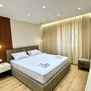 E&R Apartments At Myslym Shyri